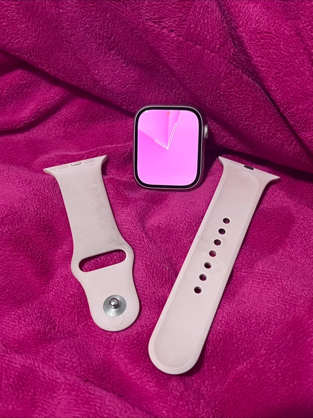 *LIKE NEW* LIGHT PINK Apple Watch Series 9 45mm GPS+Cellular