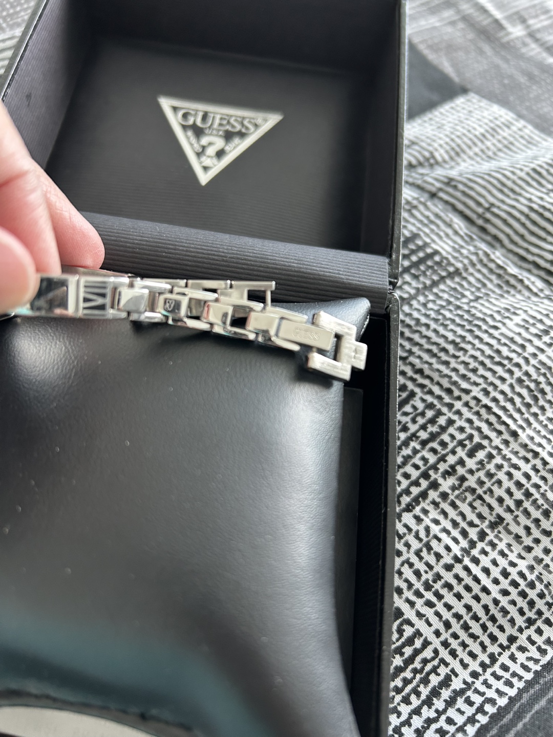 Guess Ladies Silver Tone Watch with Box - photo 2