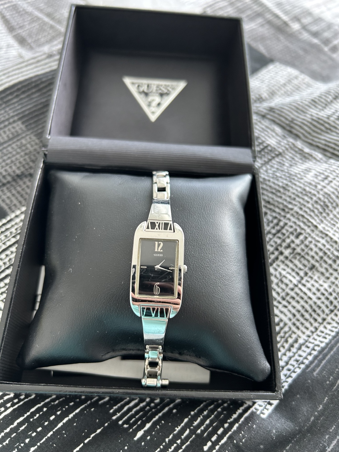 Guess Ladies Silver Tone Watch with Box - photo 4