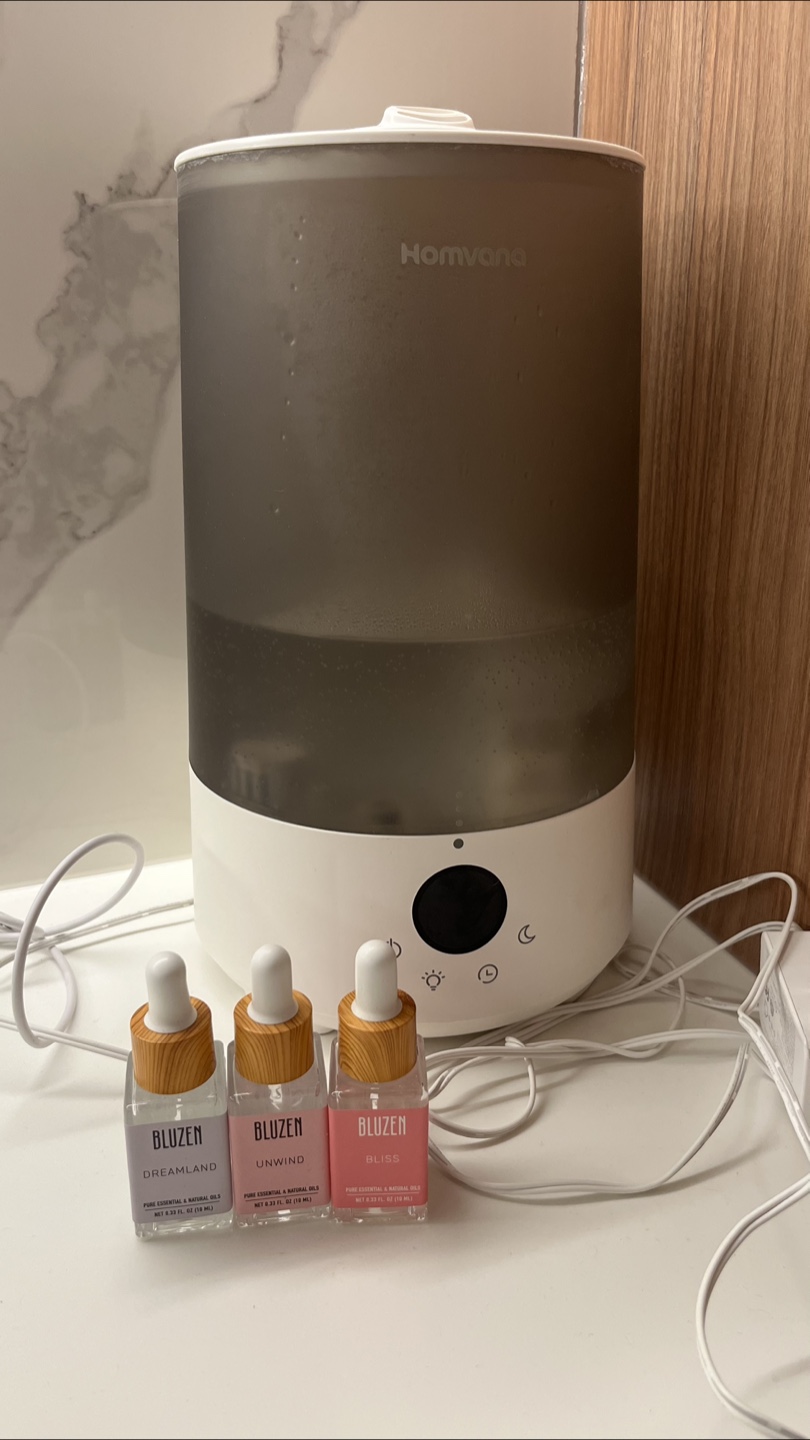 Homvana Humidifier + Bluzen Essential Oils - photo 2
