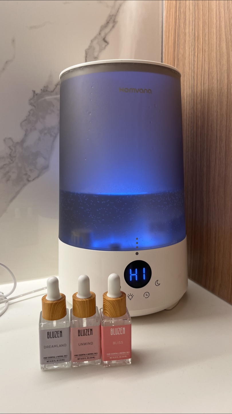 Homvana Humidifier + Bluzen Essential Oils