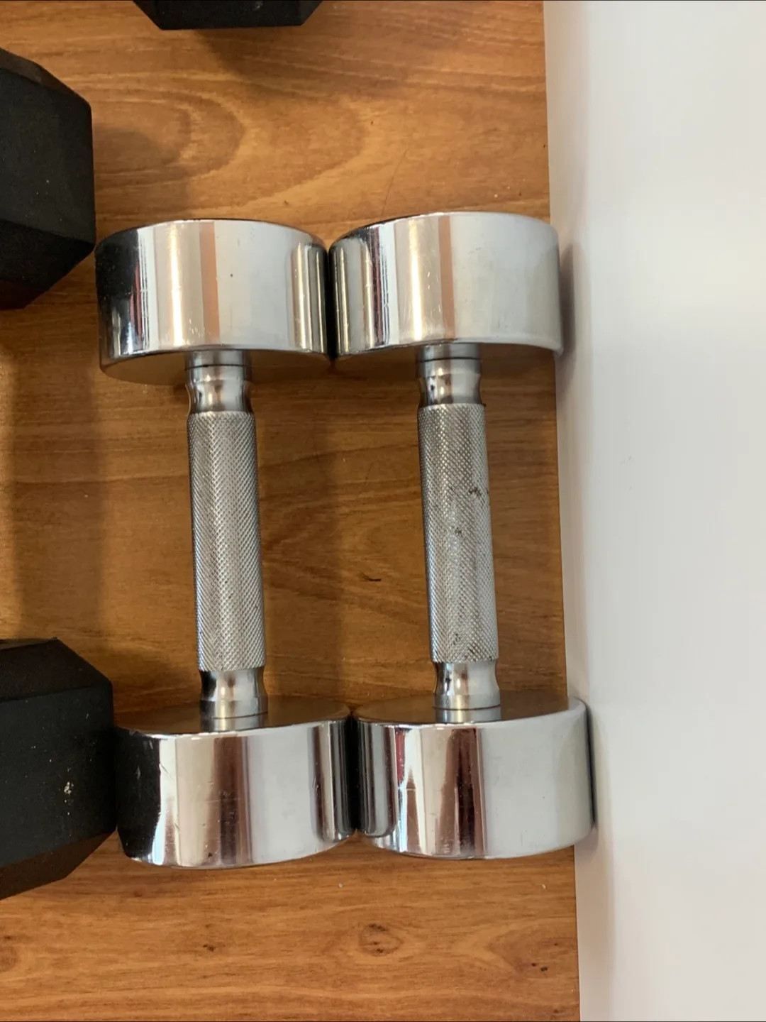 ‼️MOVING SALE‼️ Dumbbell Set - 10lb, 15lb, 20lb image indicator(5)