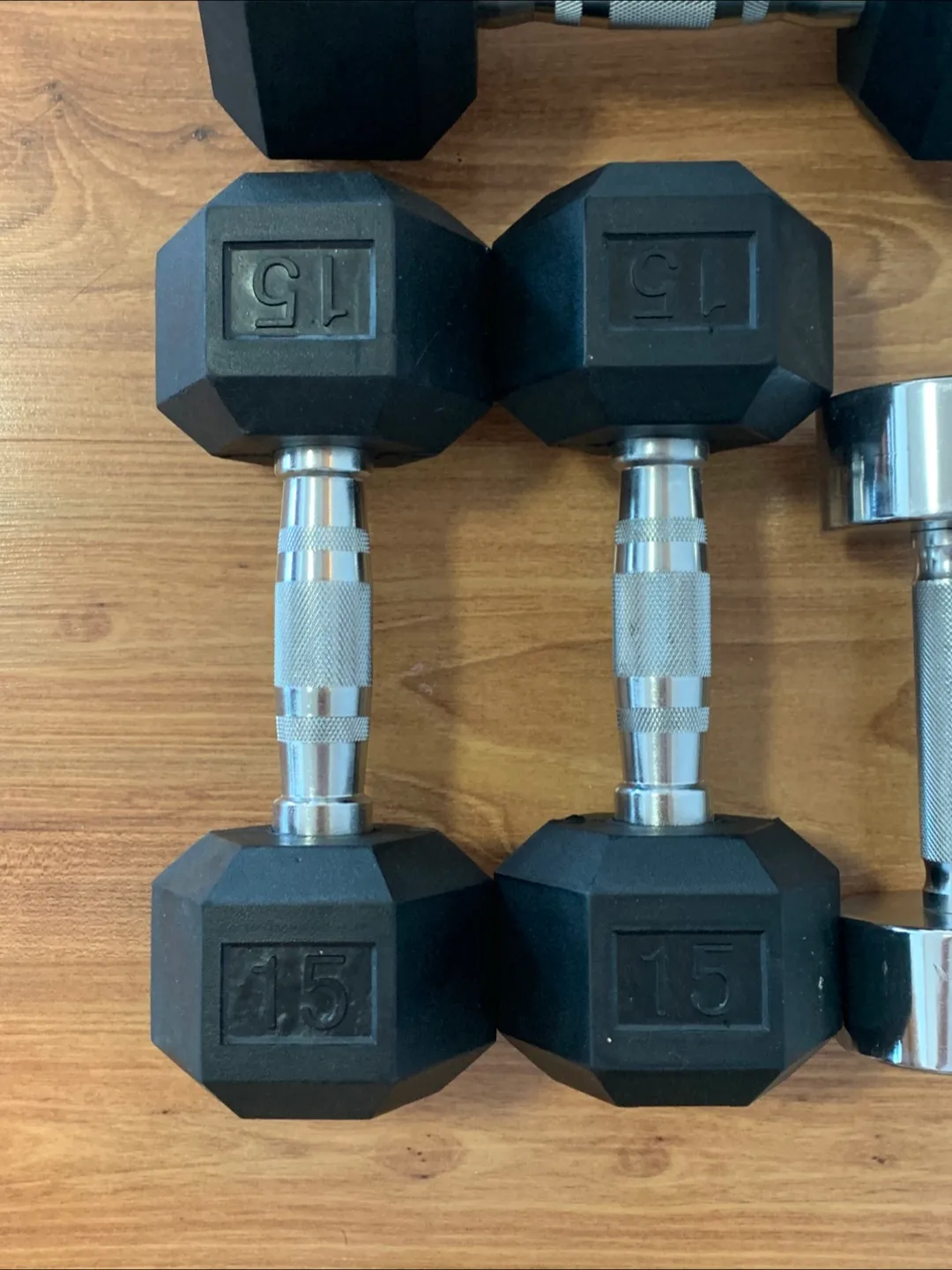‼️MOVING SALE‼️ Dumbbell Set - 10lb, 15lb, 20lb image indicator(4)