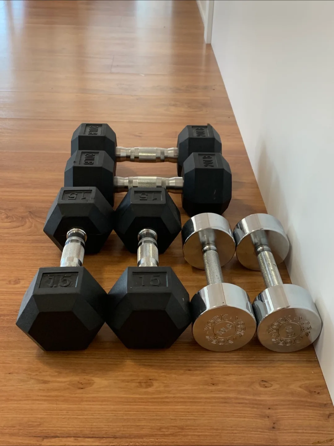 ‼️MOVING SALE‼️ Dumbbell Set - 10lb, 15lb, 20lb image indicator(2)