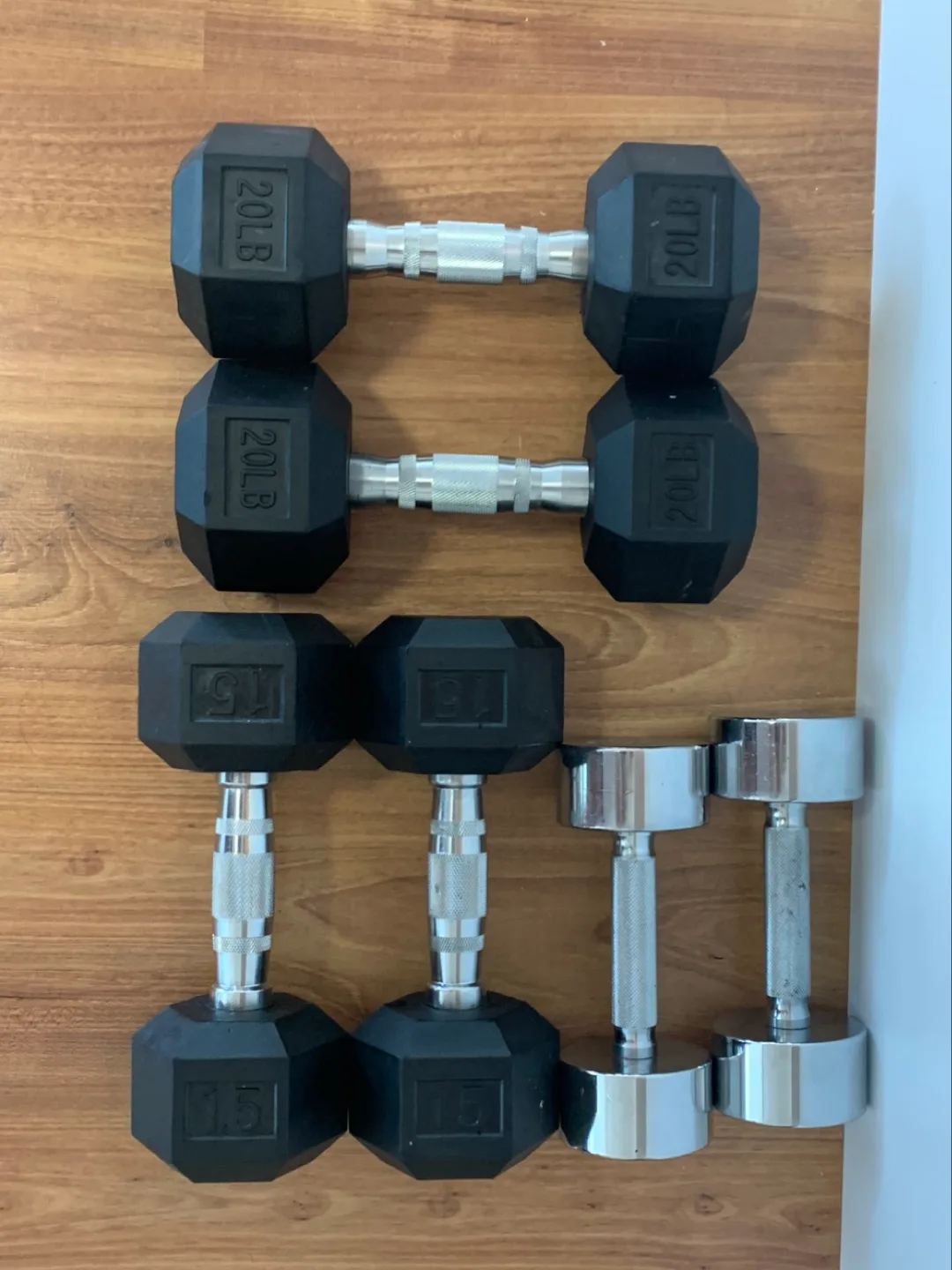 ‼️MOVING SALE‼️ Dumbbell Set - 10lb, 15lb, 20lb thumbnail
