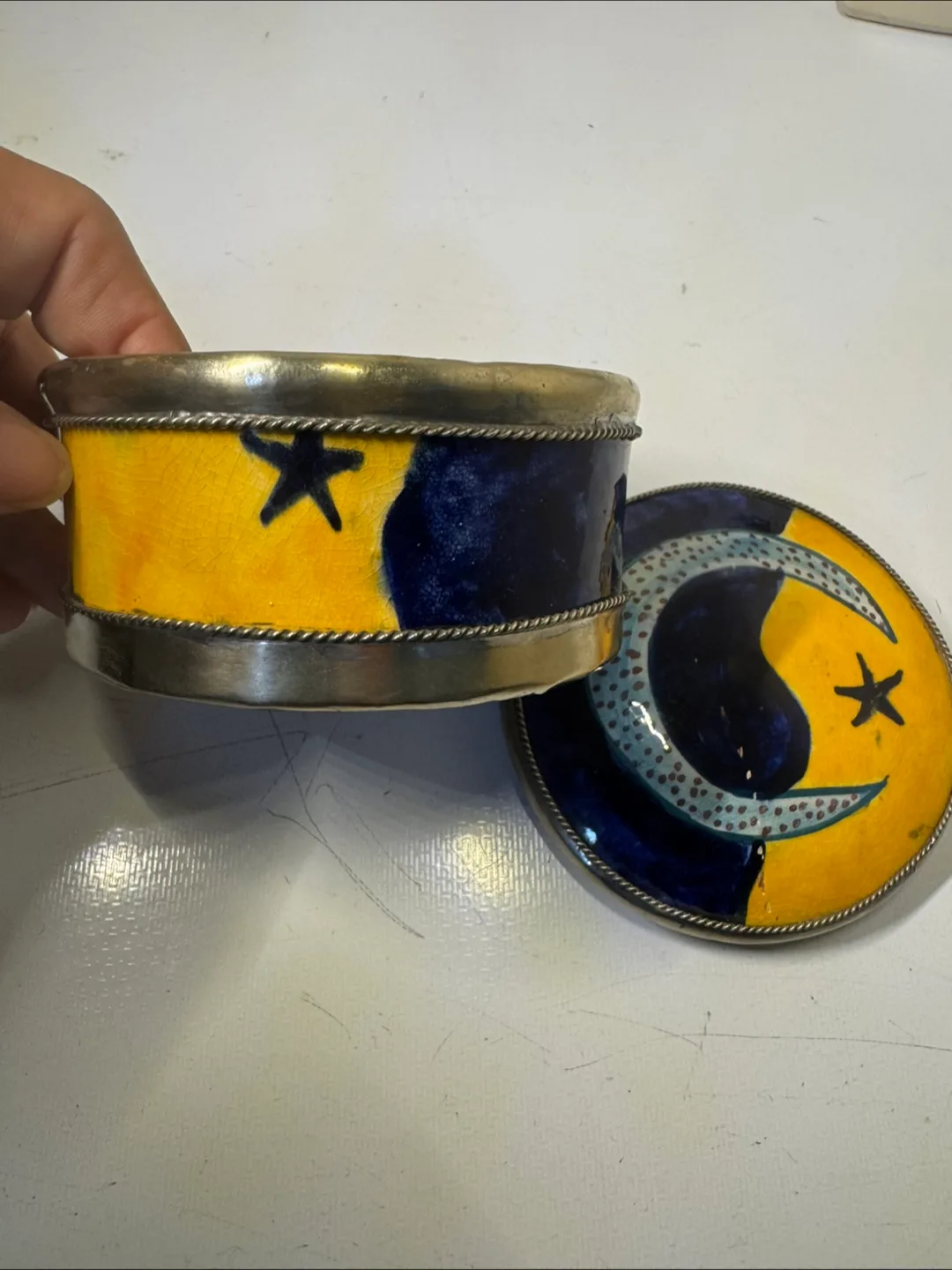 🇨🇦🍁Vintage Ceramic Box with Moon and Star Design thumbnail