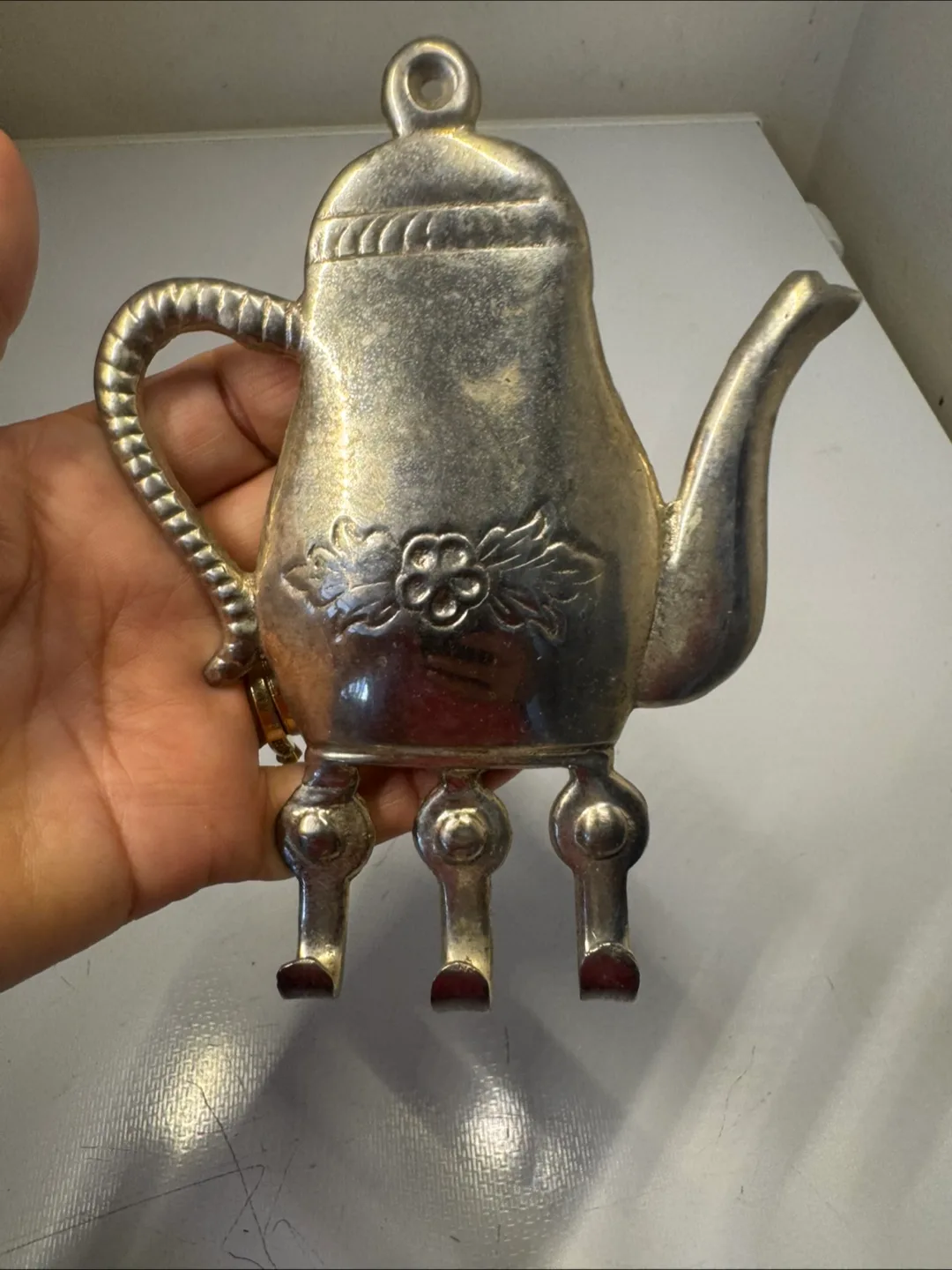 🇨🇦🍁Teapot Shaped Key Holder - Made in India thumbnail