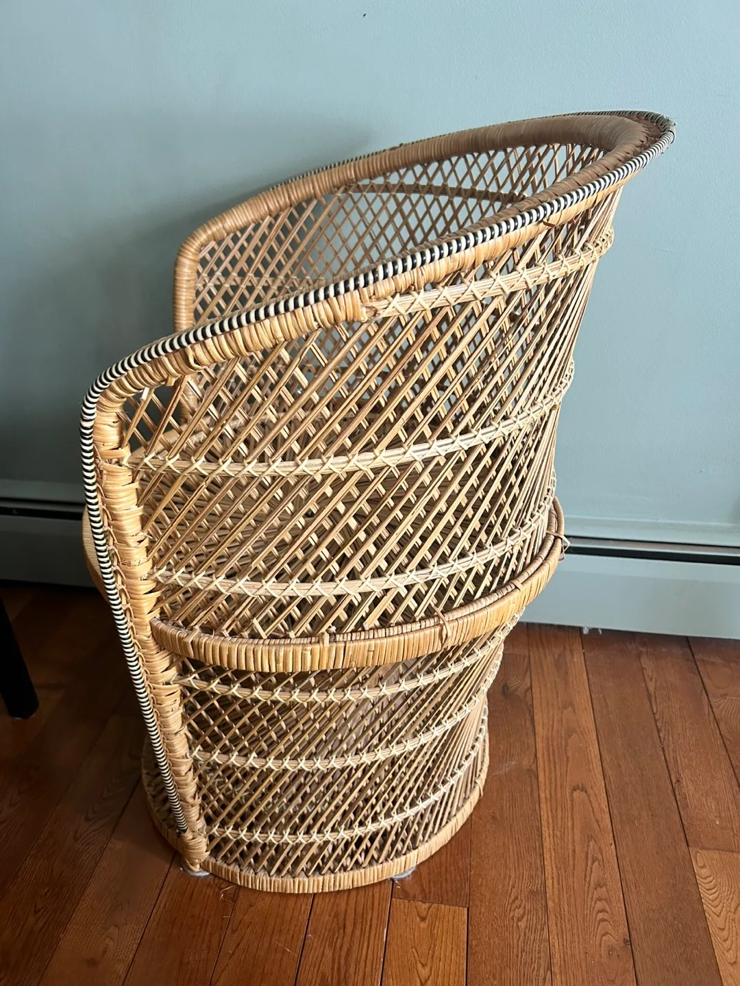 Wicker Peacock Chair thumbnail