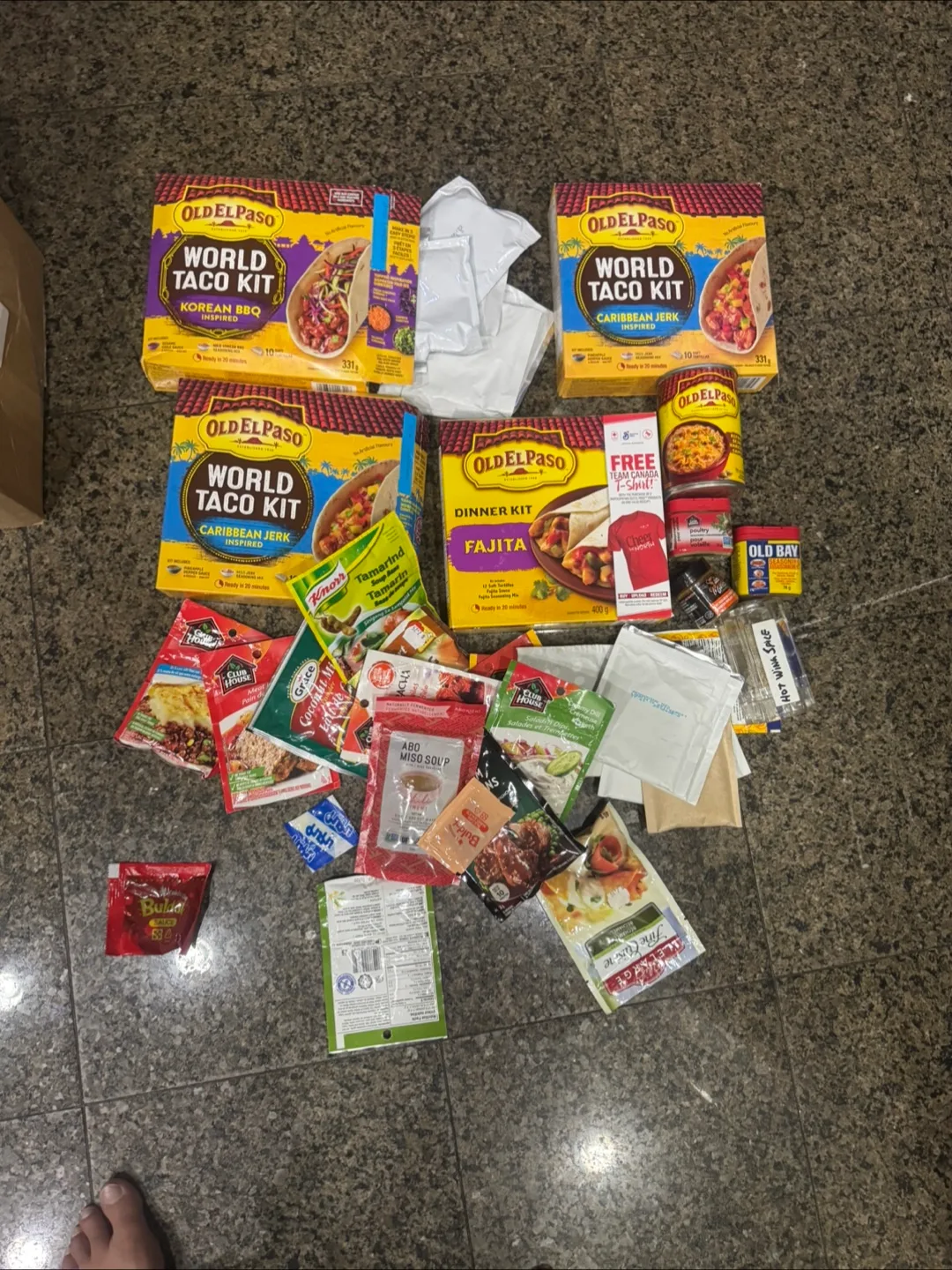 Give away 🇨🇦 pantry items thumbnail
