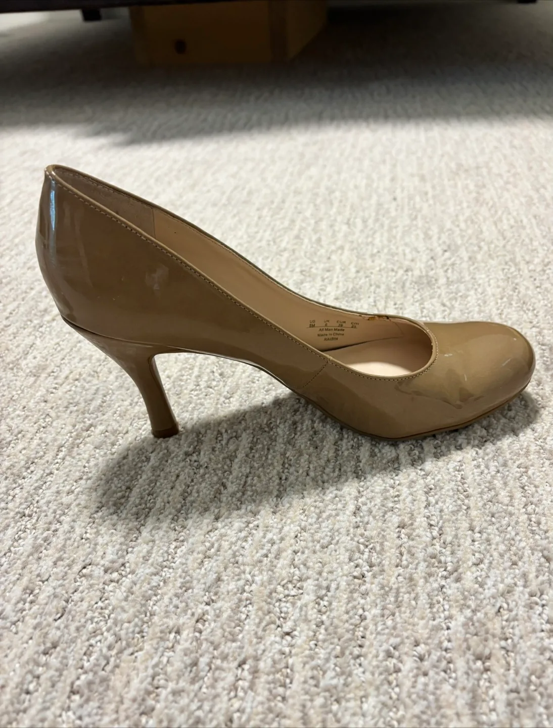 Franco Sarto Tan Patent Leather Heels - Size 7 image indicator(3)