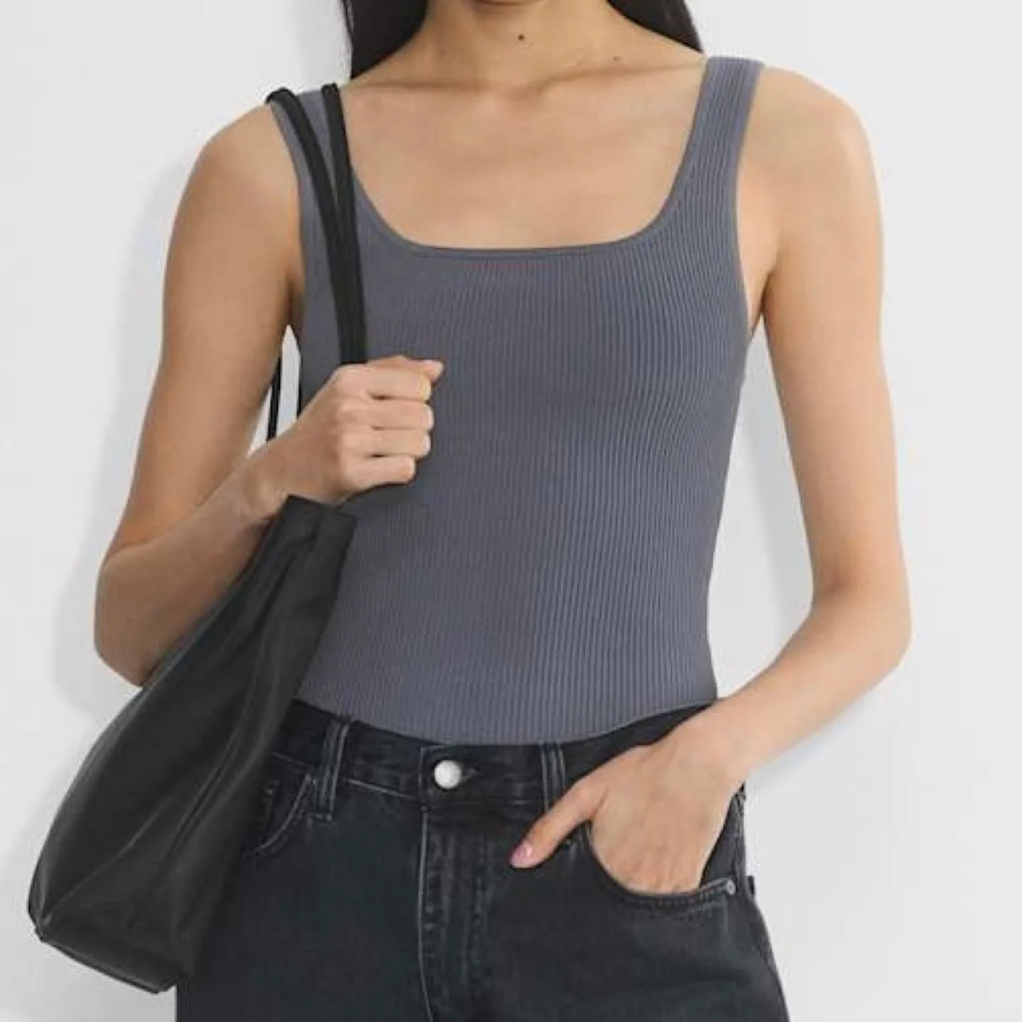 Aritzia Babaton Sculpt Knit Squareneck Tank image indicator(7)