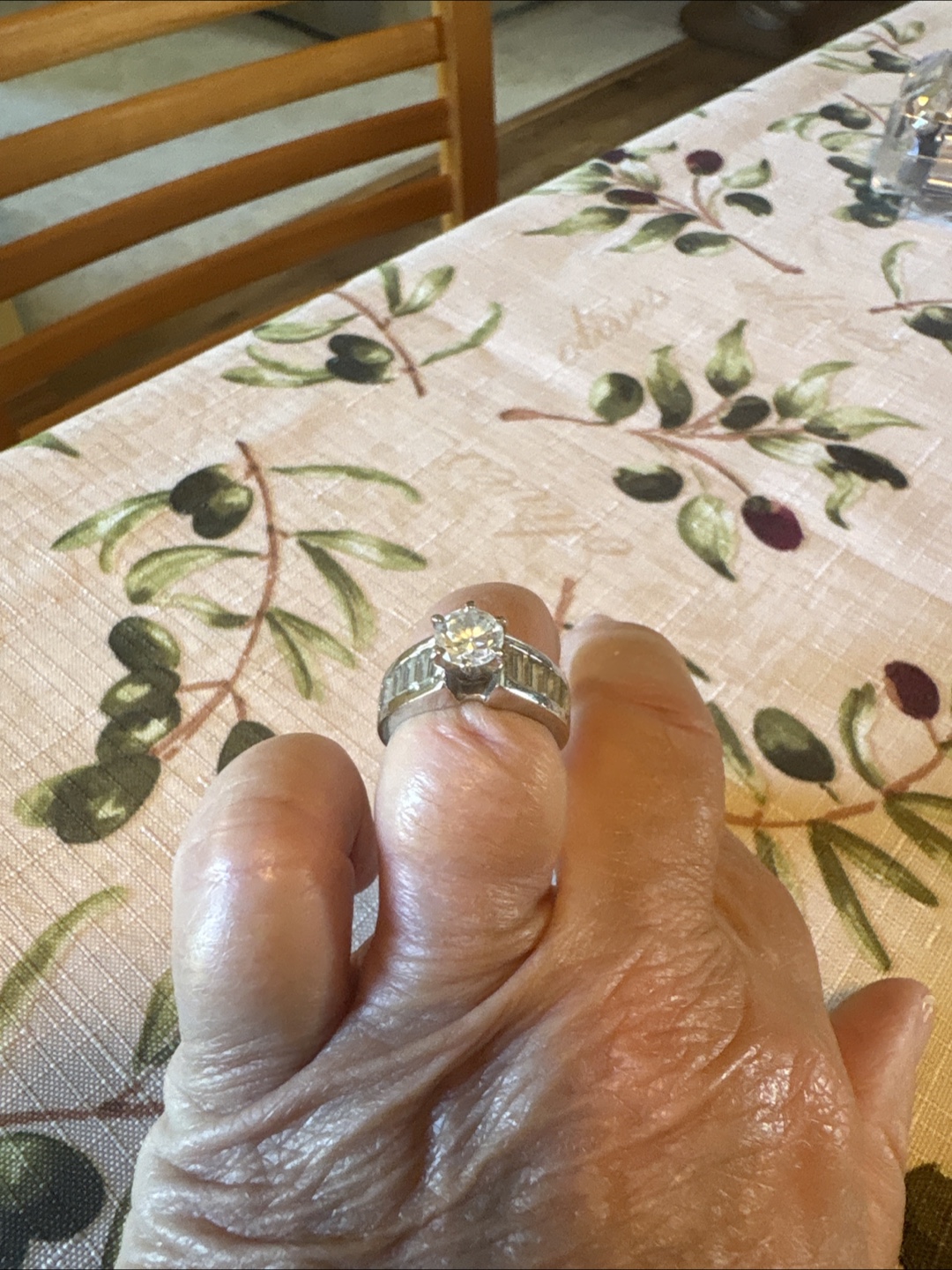 Cubic Zirconia Diamond Ring - photo 2