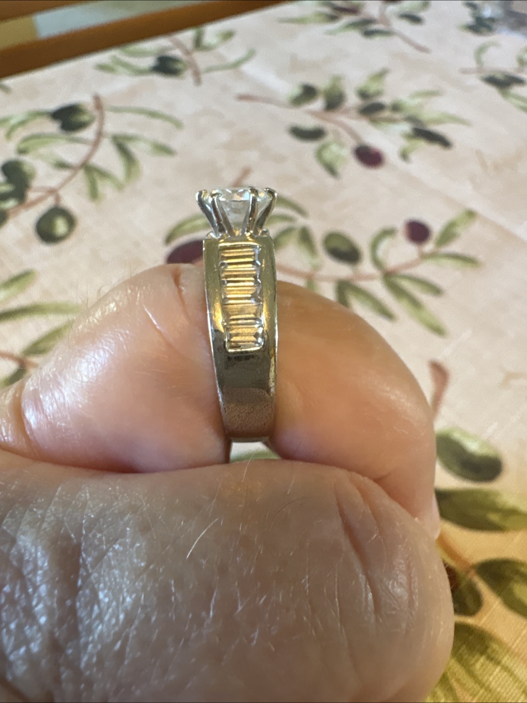 Cubic Zirconia Diamond Ring - photo 3