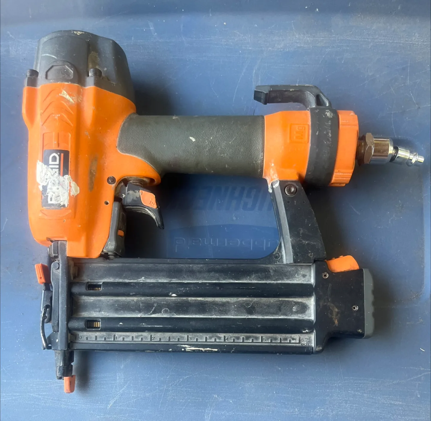 Ridgid R213BNA Brad Nailer thumbnail