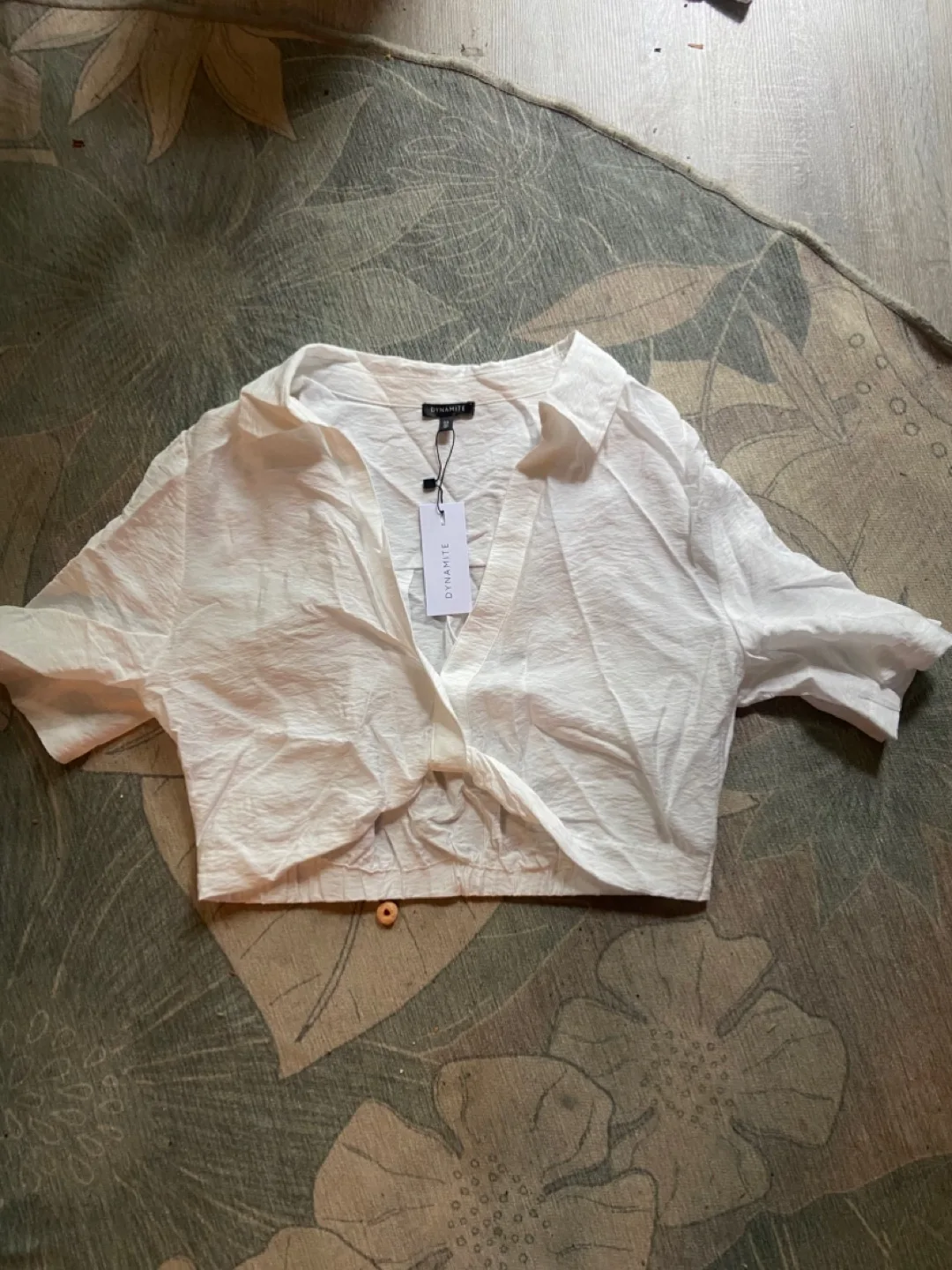 Dynamite Kayla Twist Front Blouse - Size L - New🇨🇦 thumbnail