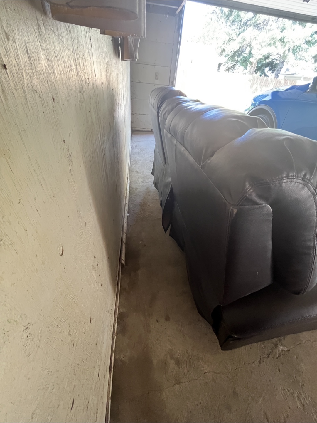Leather Loveseat with Centre Console - photo 4