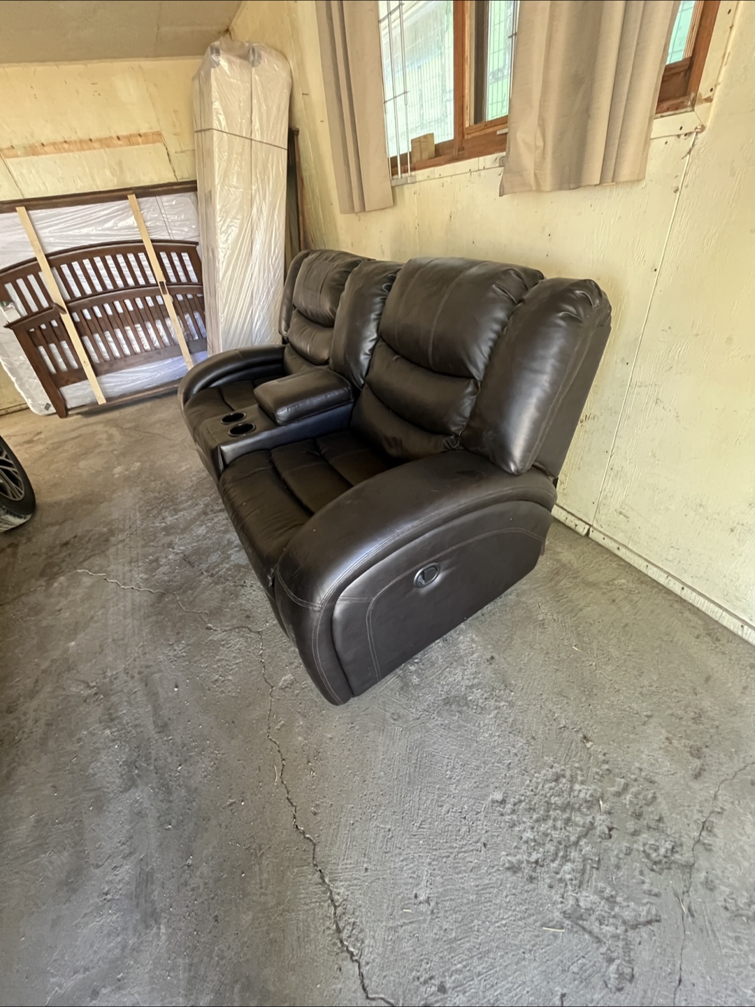 Leather Loveseat with Centre Console - photo 3