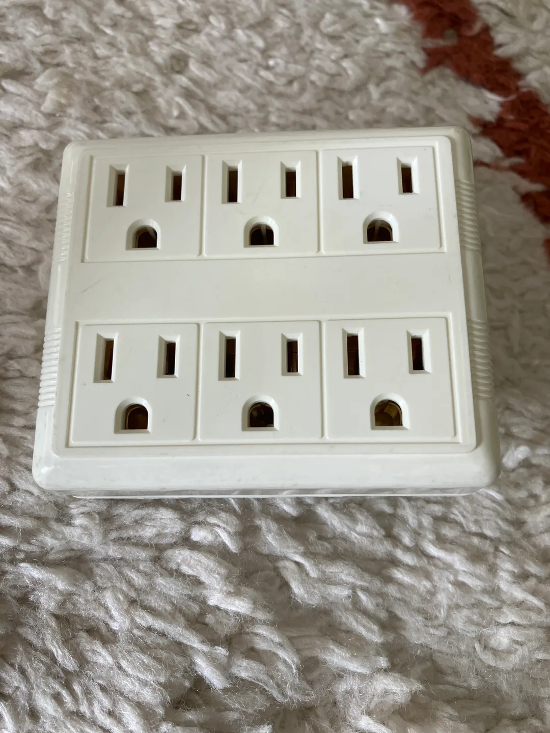 6 Outlet Wall Plug Adapter thumbnail