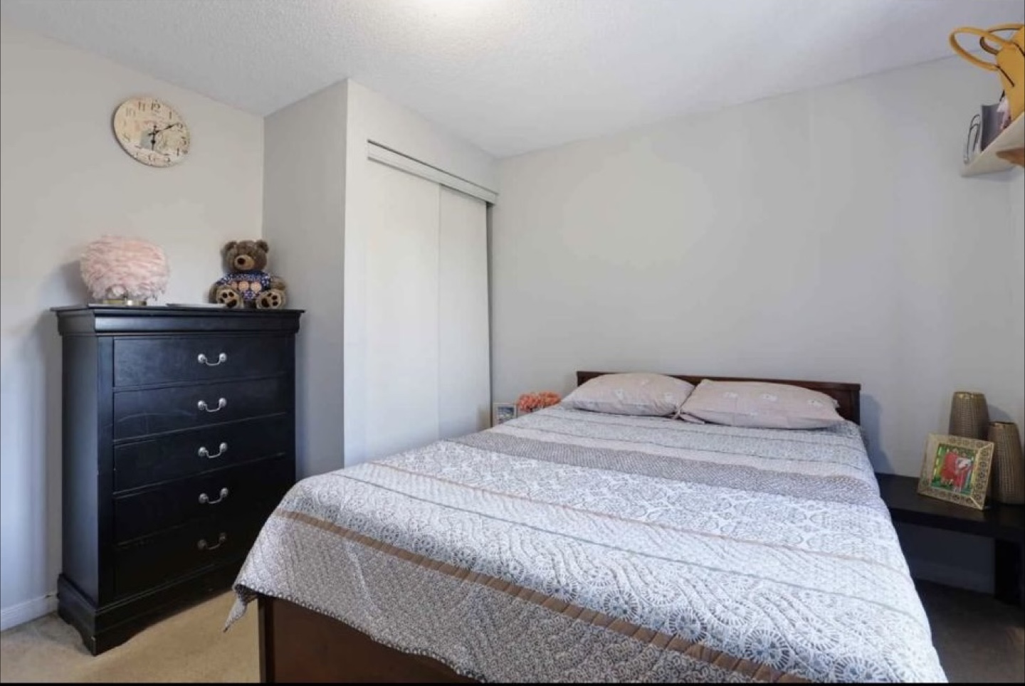 Wood and metal Bed Frame. Size: Full/Double