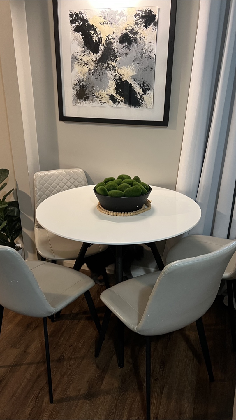 Round White Dining Table with 4 Chairs