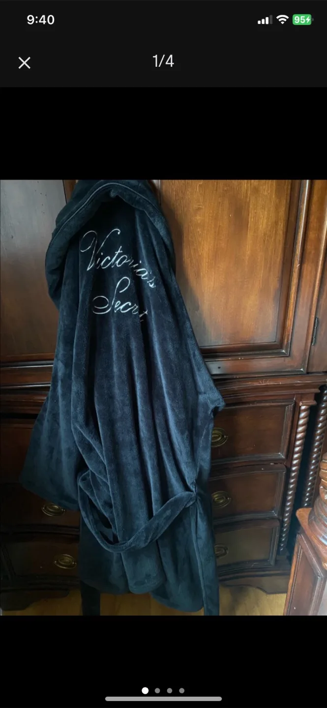 Victoria's Secret Black Plush Robe - XL/XXL thumbnail