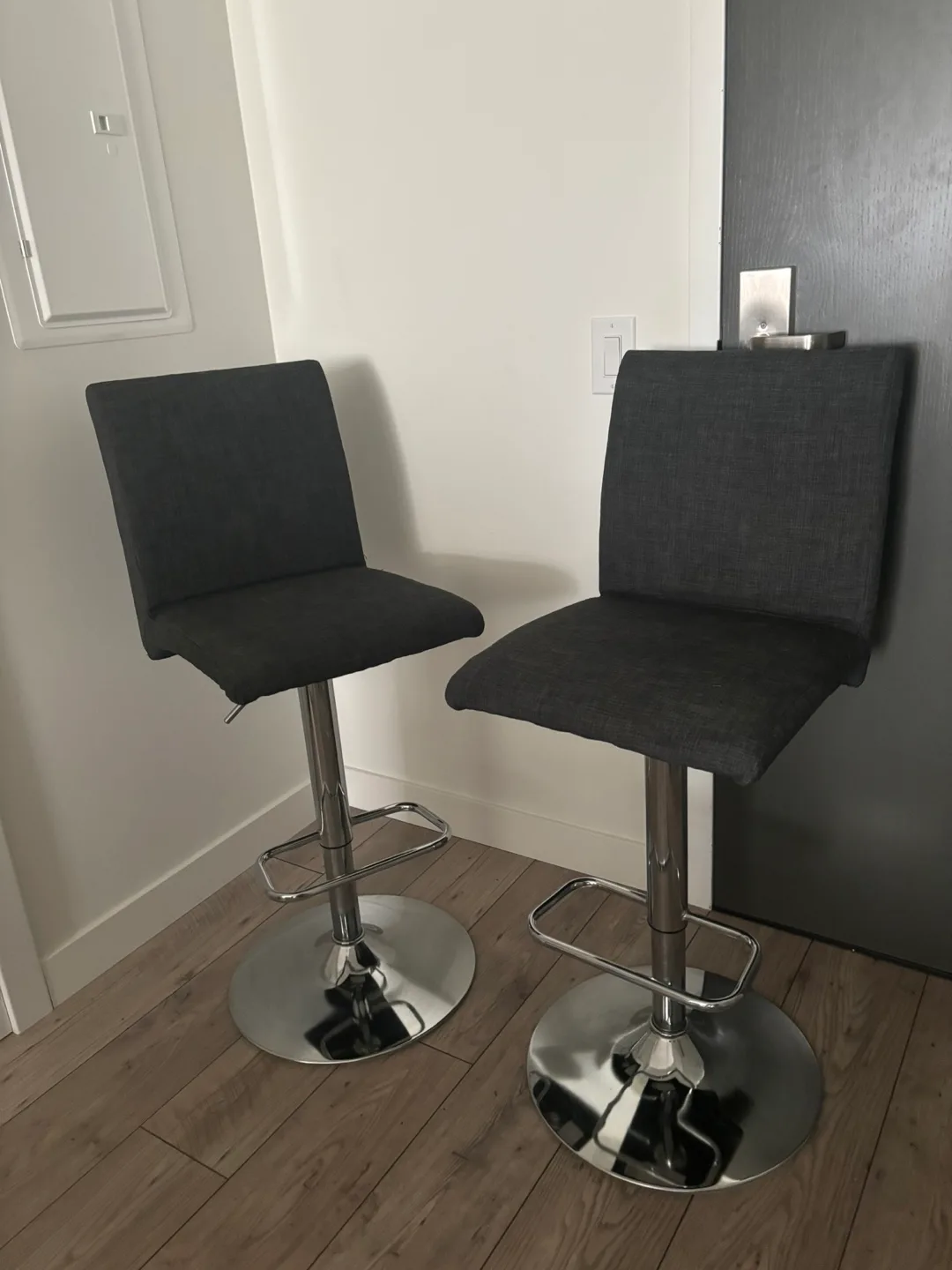 Set of 2 Grey Bar Stools thumbnail