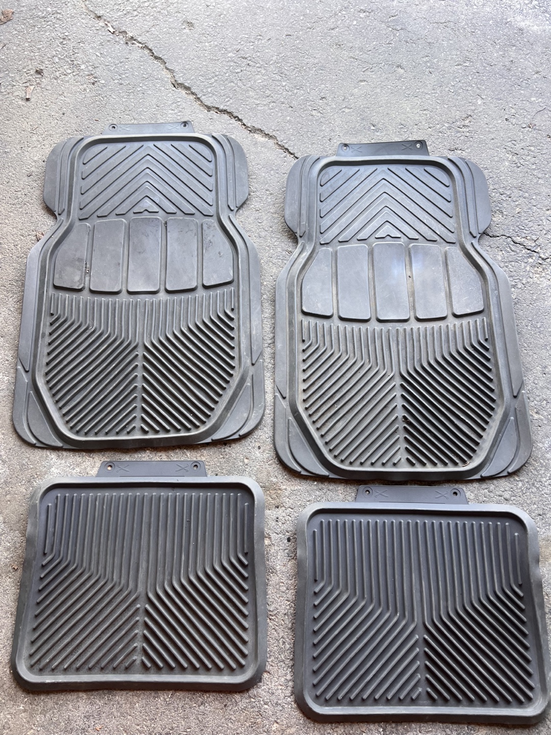 Car Floor Mats - Set of 4 - photo 2