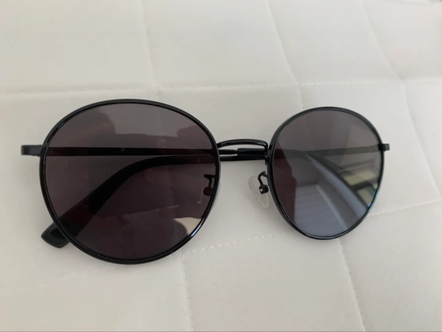 Black Round Sunglasses - Polarized thumbnail