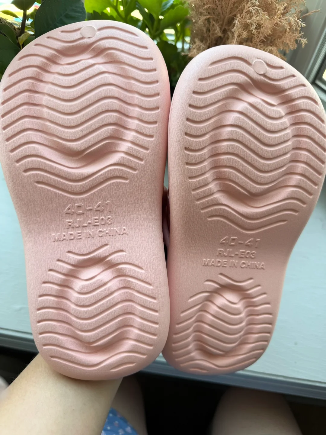 Pink Bunny Clogs - Size women 40-41 (8-8.5) image indicator(3)