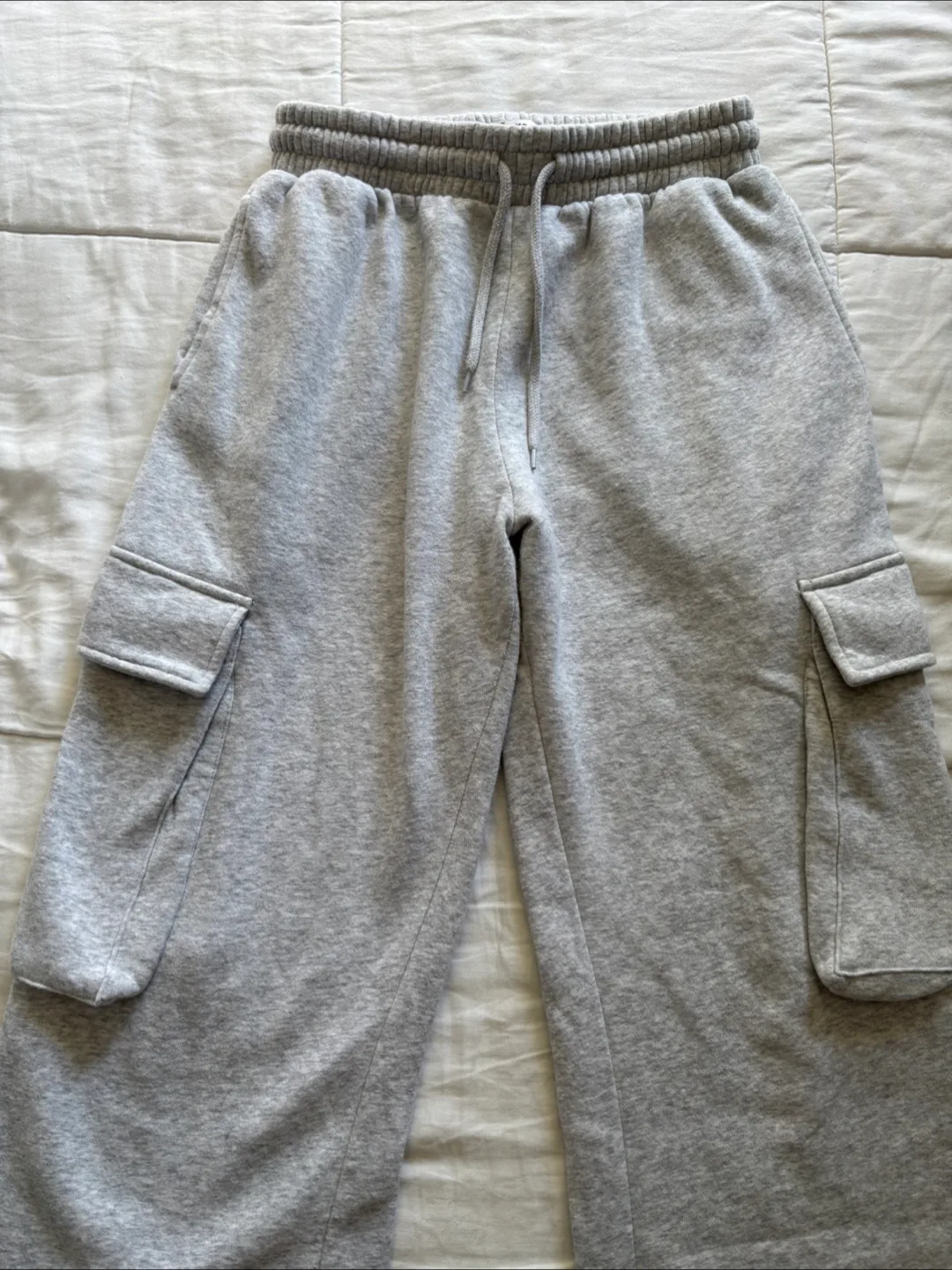 Women’s Grey Cargo Sweatpants - Size M image indicator(2)