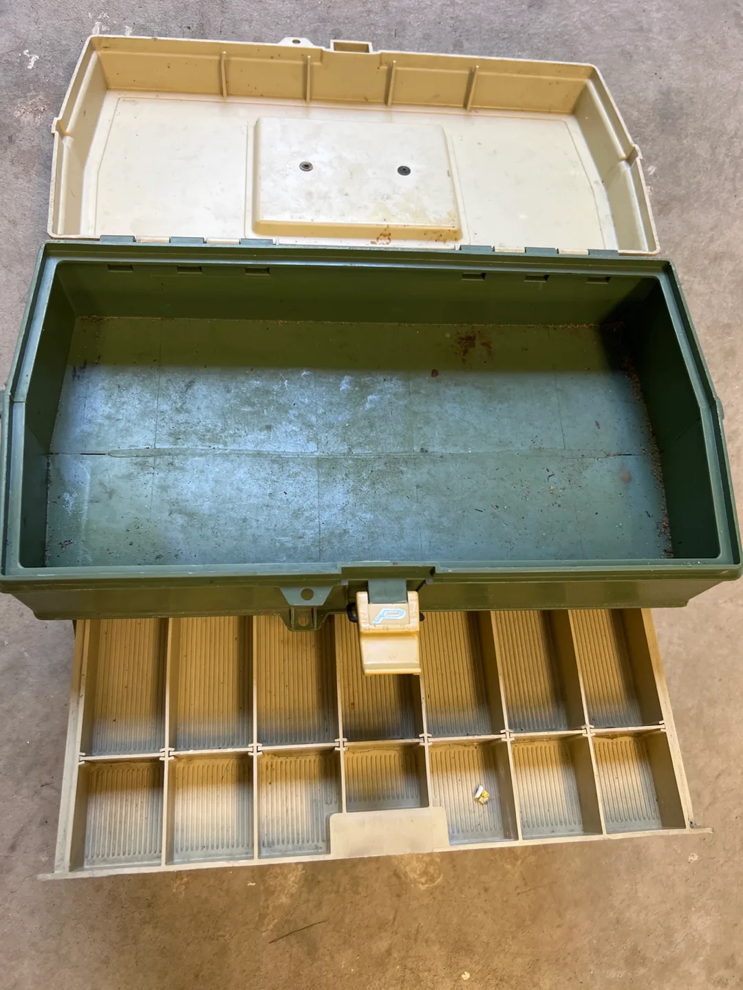 Plano 707 Fishing Tackle Box - Green & Beige image indicator(5)