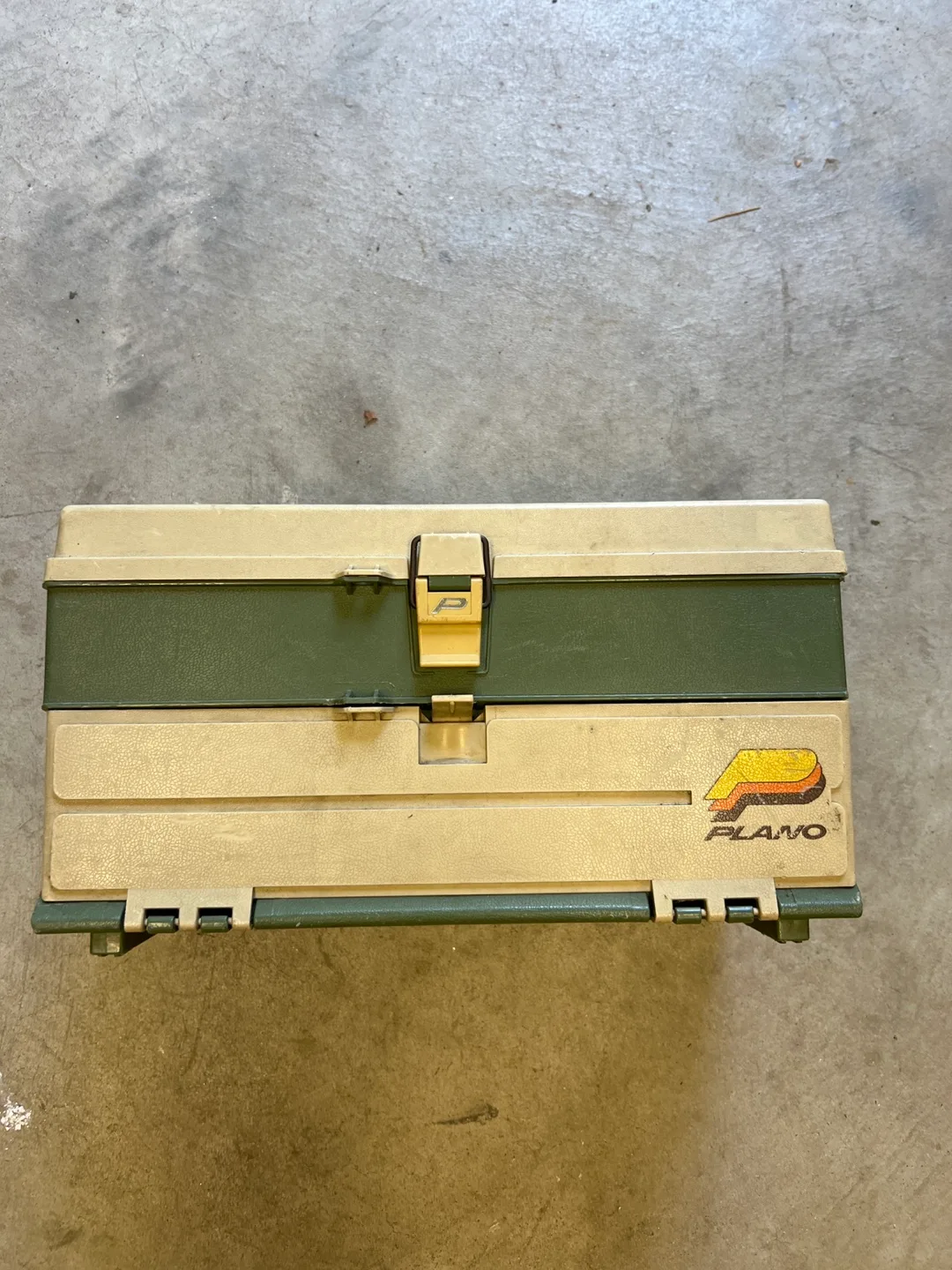 Plano 707 Fishing Tackle Box - Green & Beige image indicator(2)