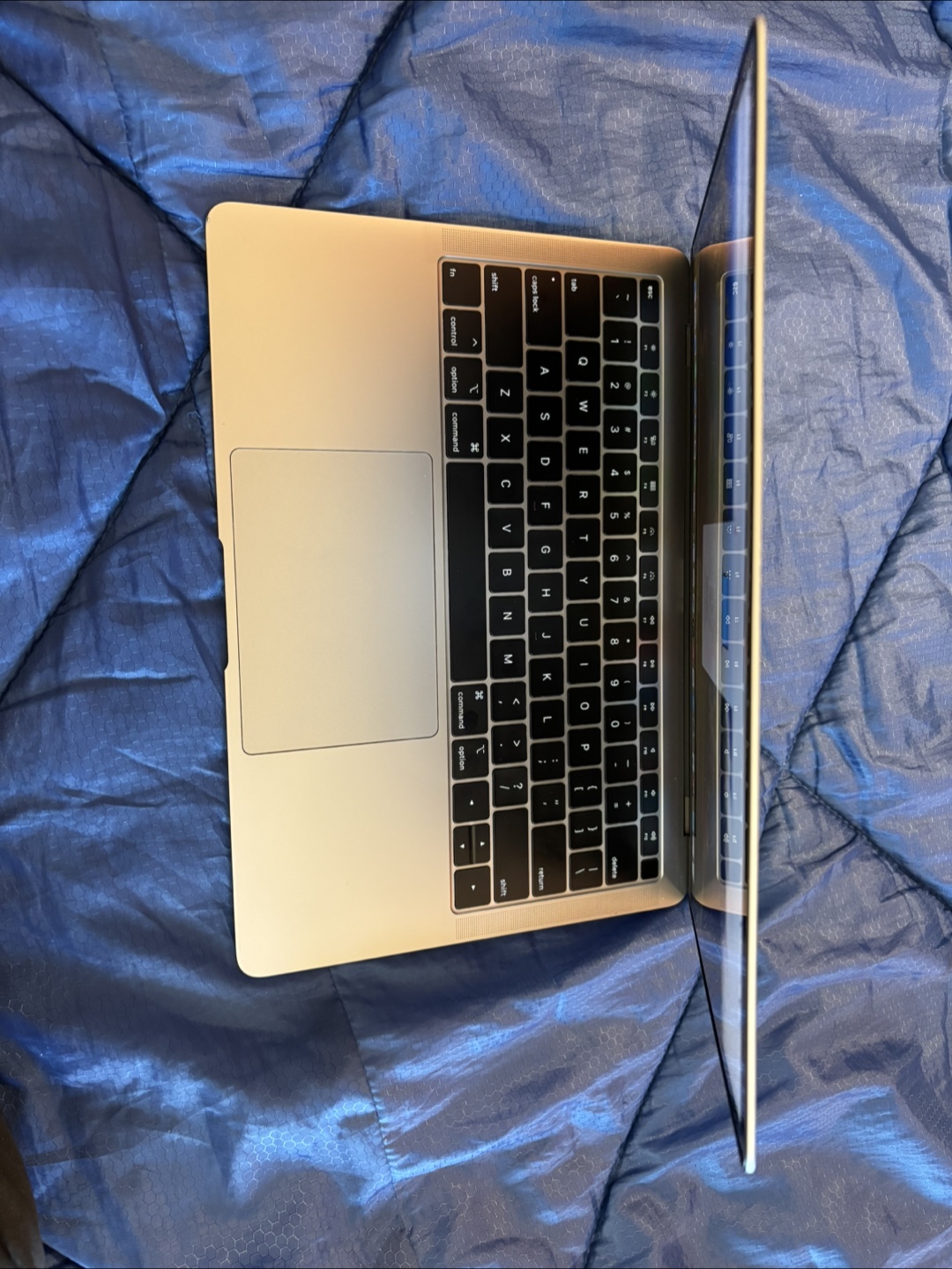 MacBook Air 13inch- 2018, 128GB in good condition - photo 4