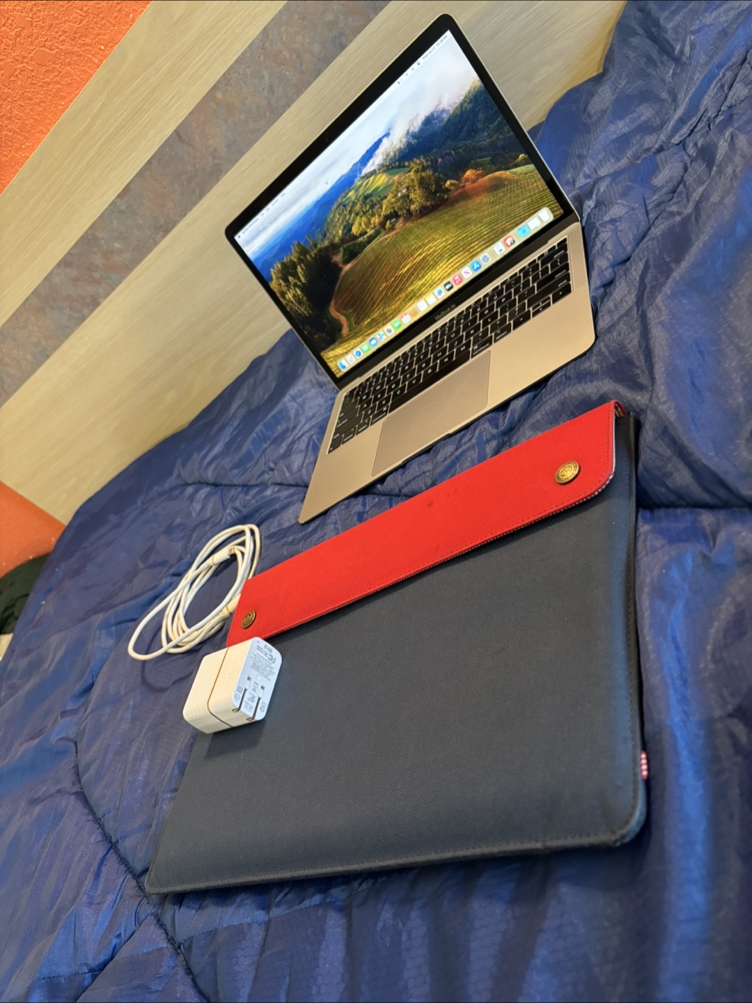 MacBook Air 13inch- 2018, 128GB in good condition - photo 2