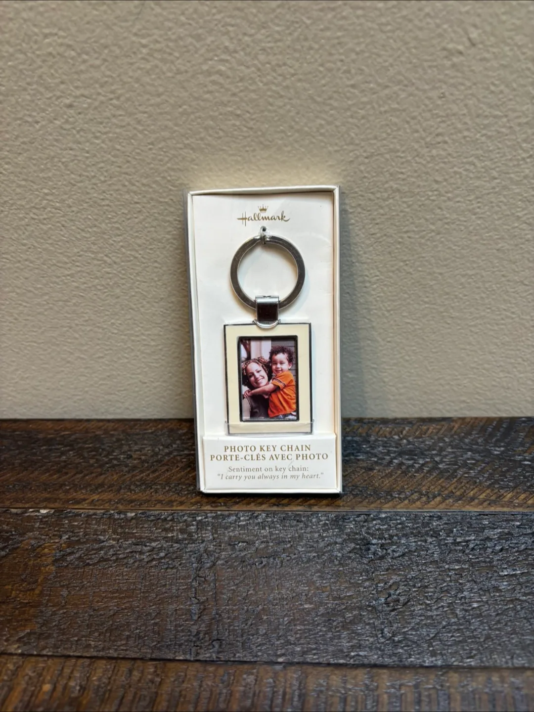 🇨🇦Hallmark Photo Keychain New in Box thumbnail