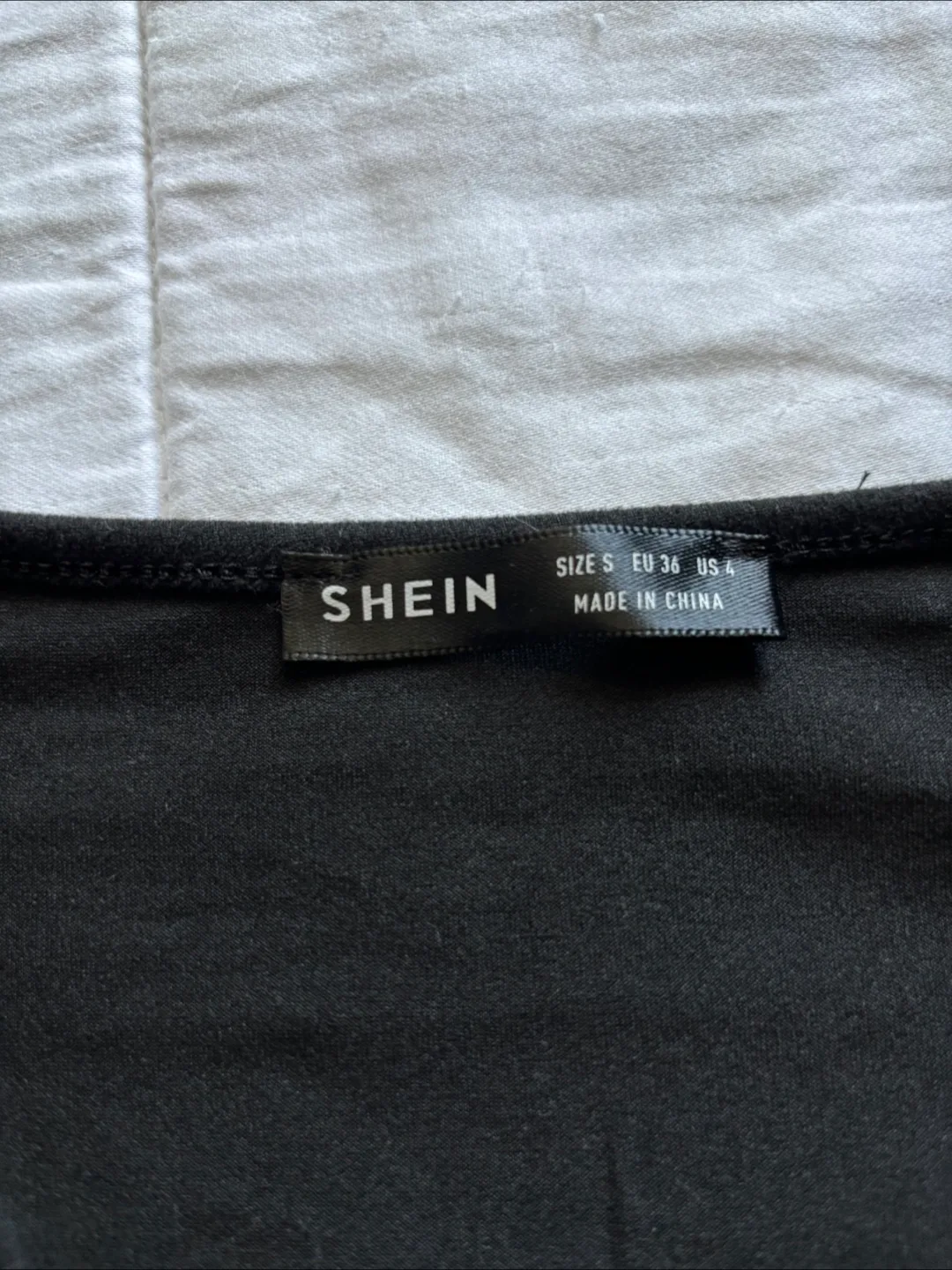 Shein Black Mid Sleeve Crop Top - Size S image indicator(3)