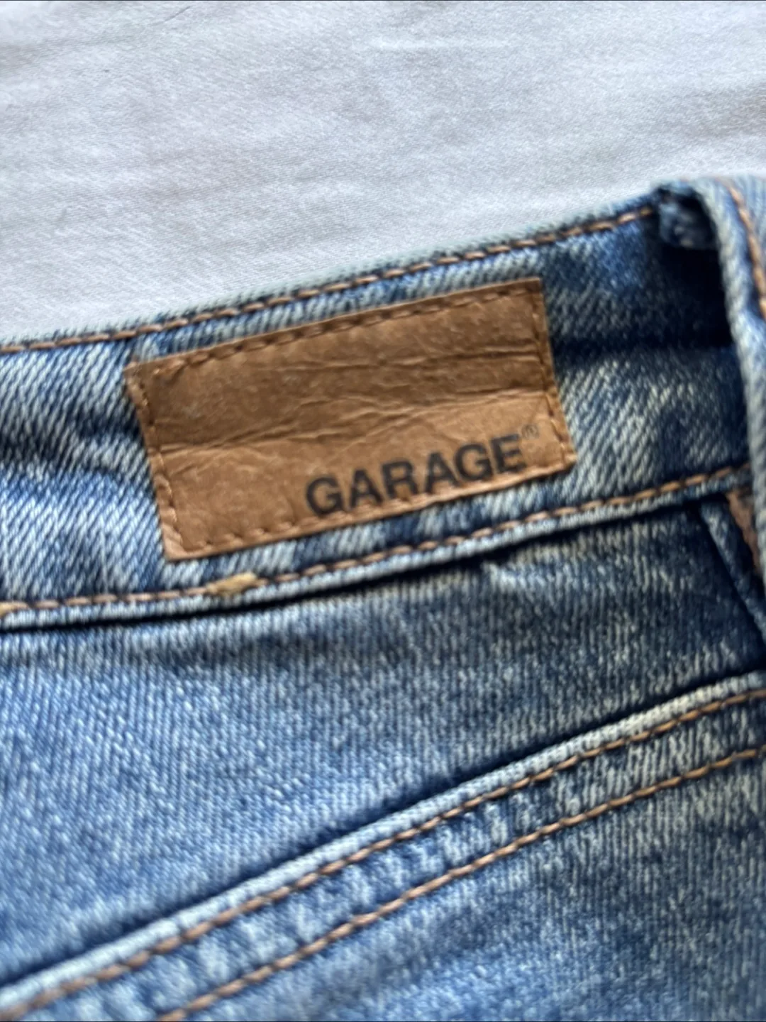 Garage Distressed Jeans - Size 01 image indicator(4)