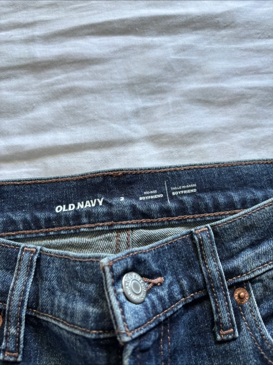 Old Navy Mid-Rise Boyfriend Jeans - Size 2 image indicator(2)