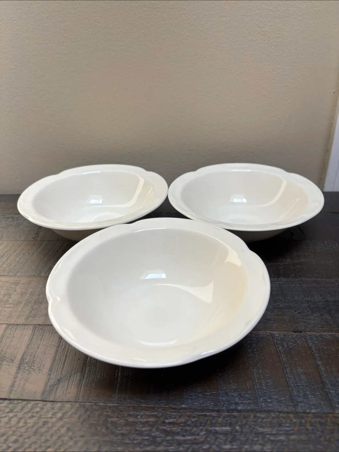 🇨🇦Johnson Brothers England White Bowls (Set of 3) thumbnail