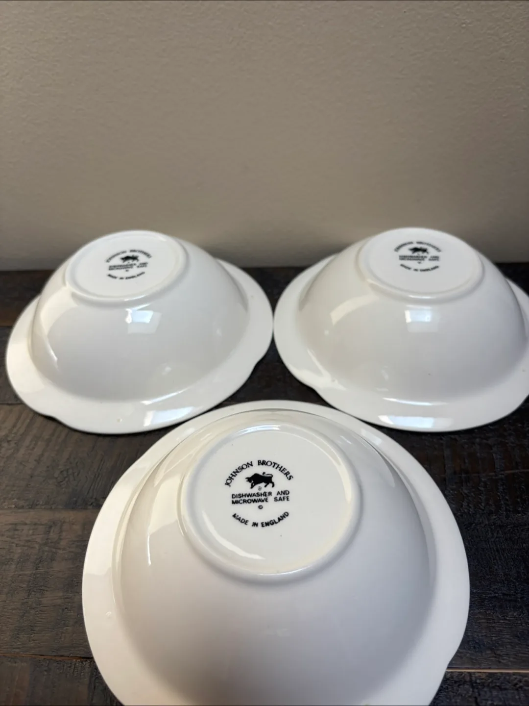 Johnson Brothers England White Bowls (Set of 3) image indicator(2)