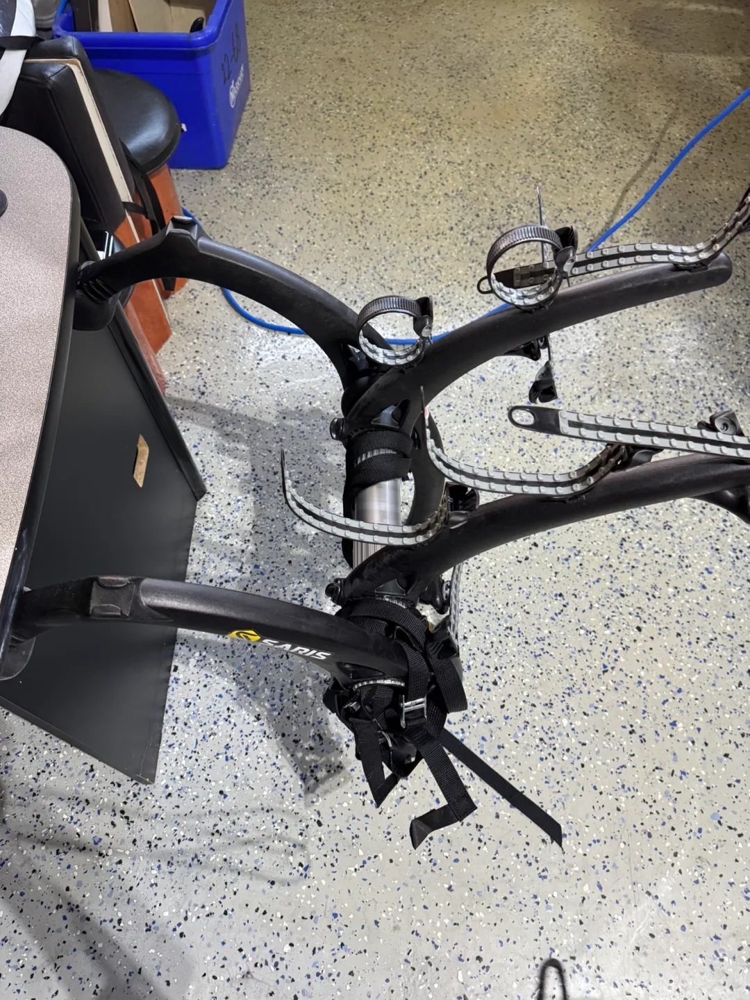 Saris Bones EX 2-Bike Trunk Rack - Black image indicator(4)