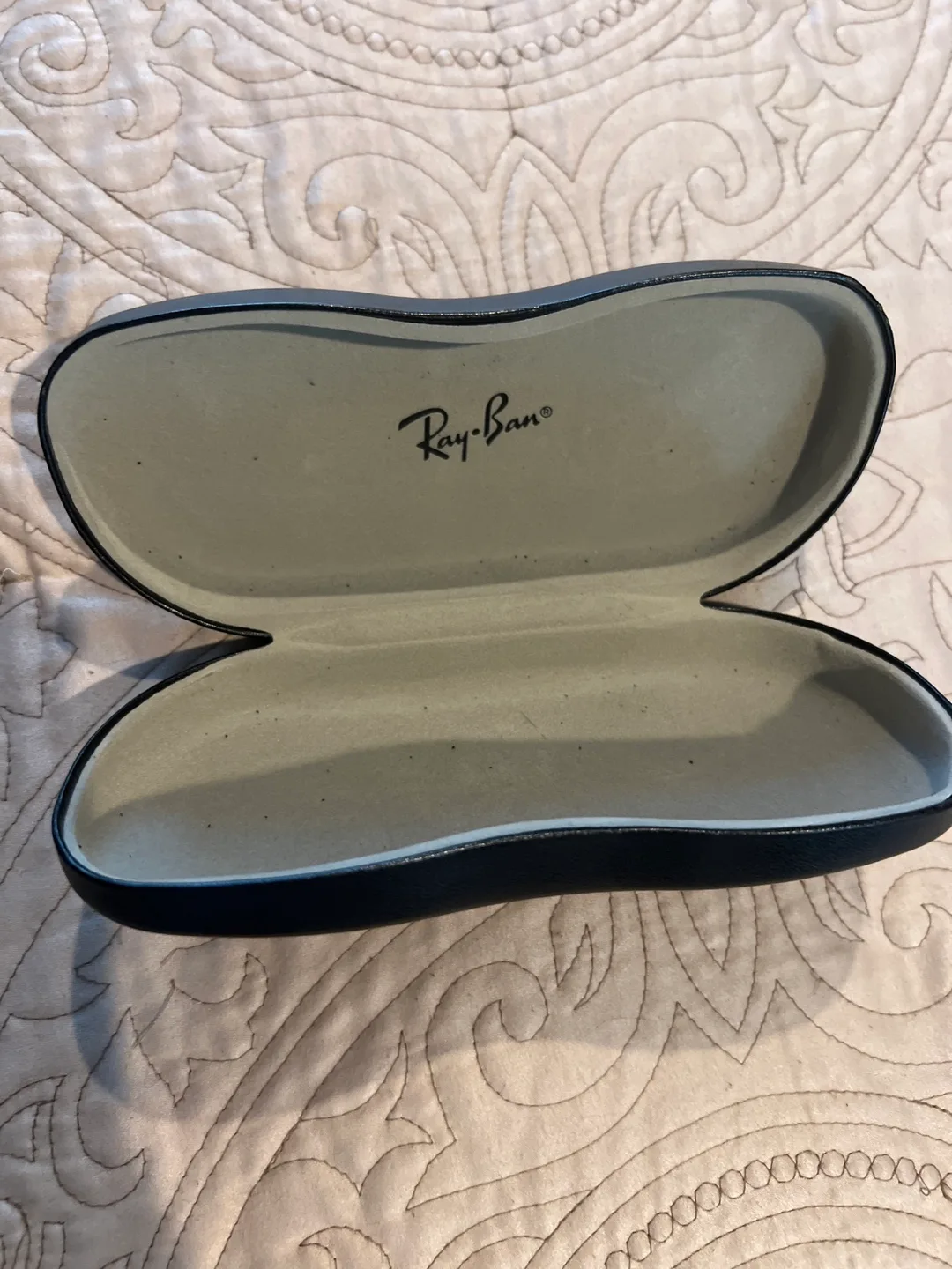 Ray-Ban Eyeglasses Case - Black image indicator(2)