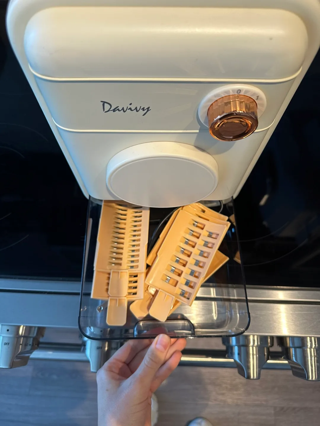 Electric Cheese and Vegetable Grater image indicator(2)