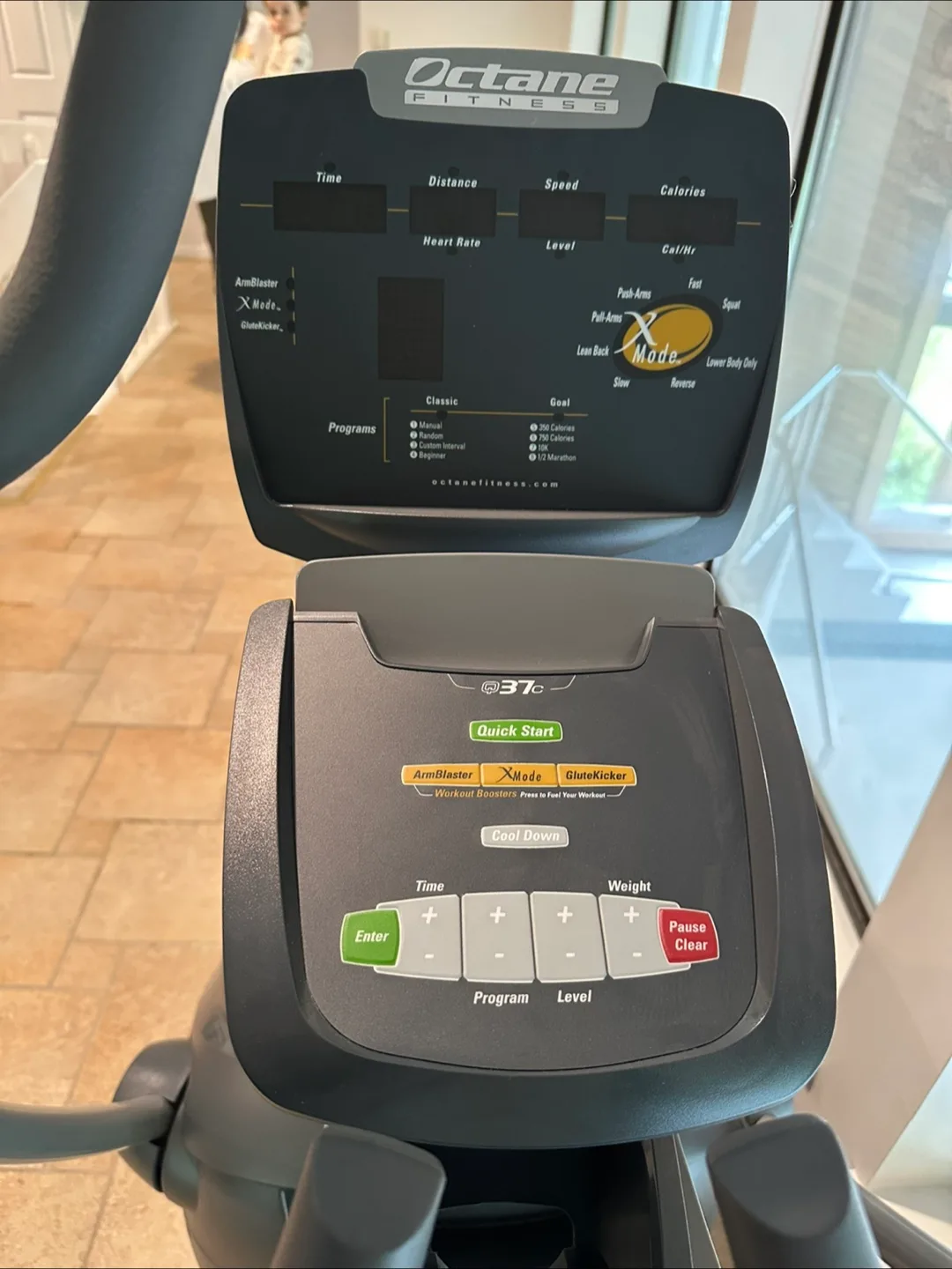 Octane Fitness Elliptical Machine image indicator(3)