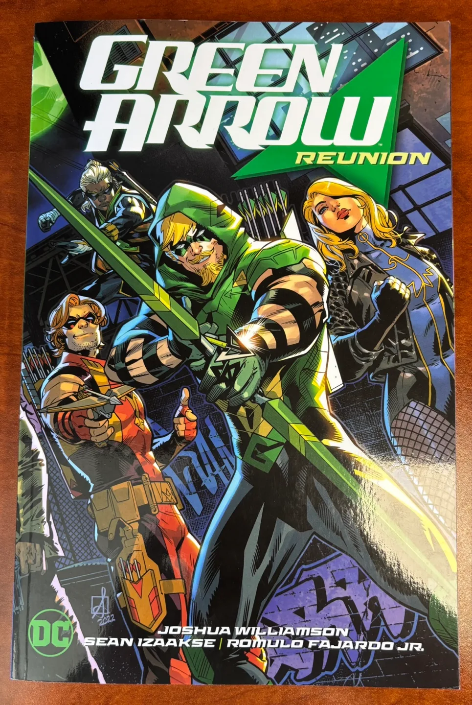 Graphic Novels: Deadpool, Falcon & Winter Soldier, Green Arrow image indicator(6)