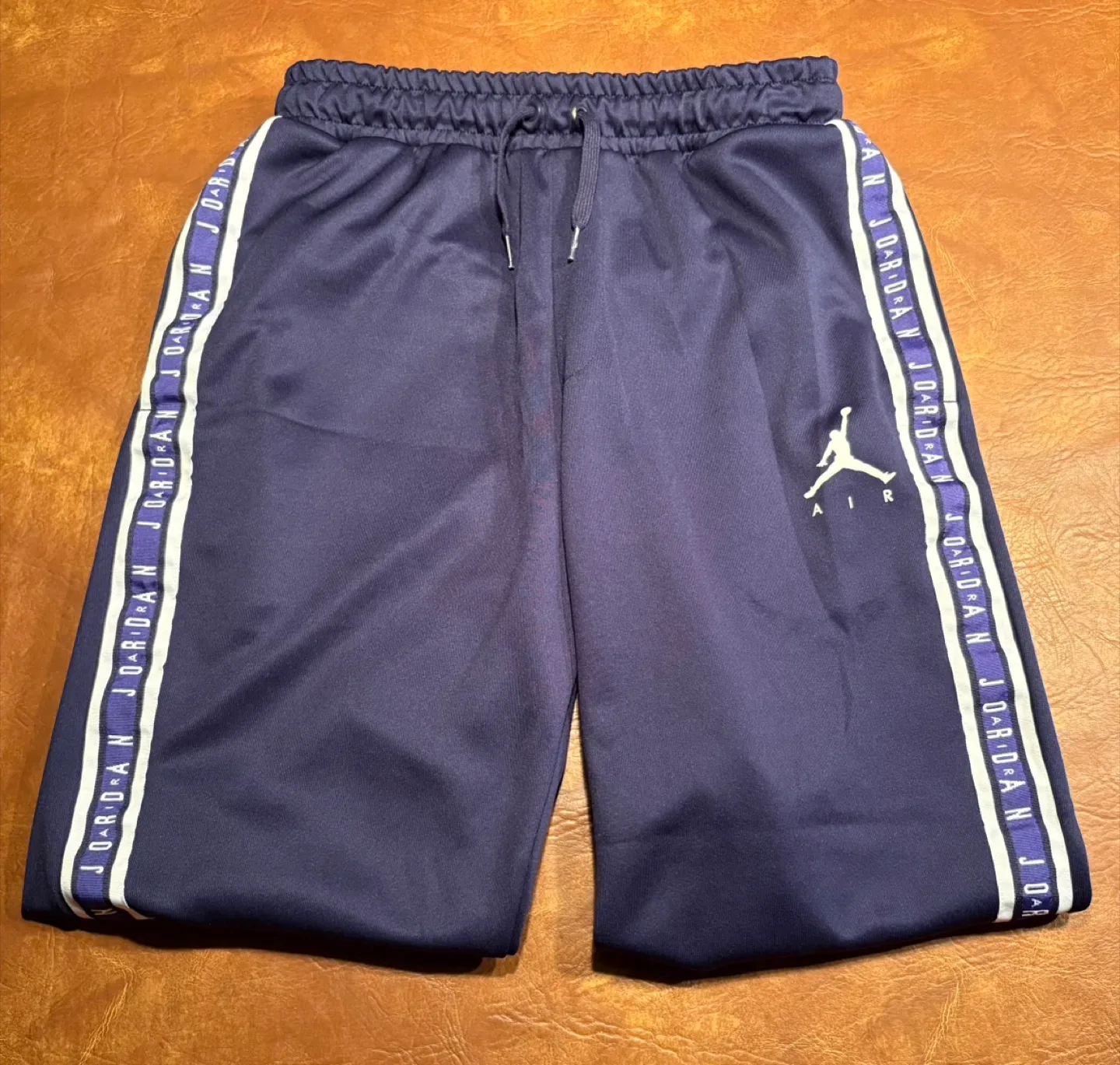 Air Jordan Joggers thumbnail