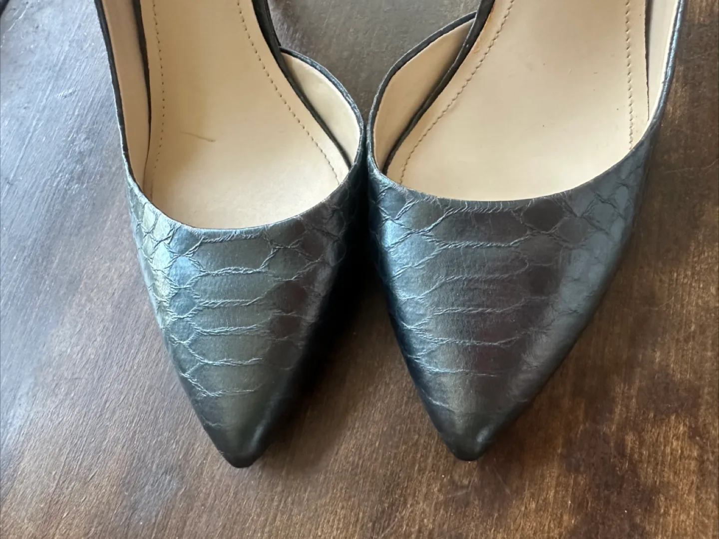 BCBG Generation Heels Size 10 black snakeskin image indicator(3)