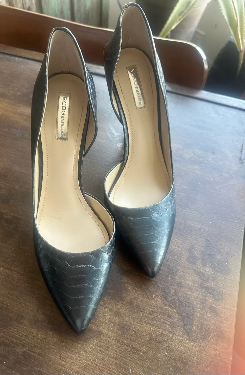 BCBG Generation Heels Size 10 black snakeskin image indicator(2)