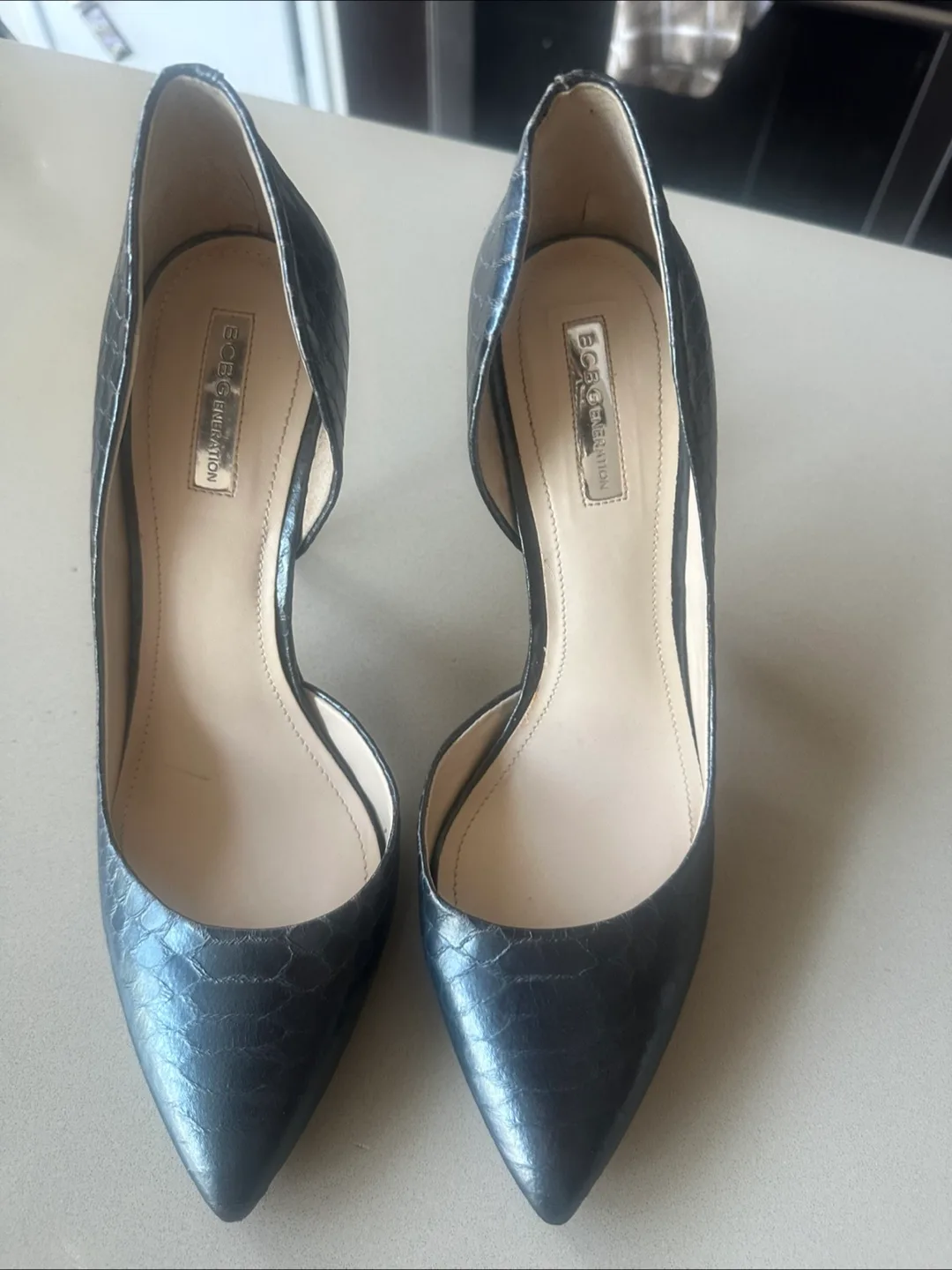 BCBG Generation Heels Size 10 black snakeskin image indicator(9)