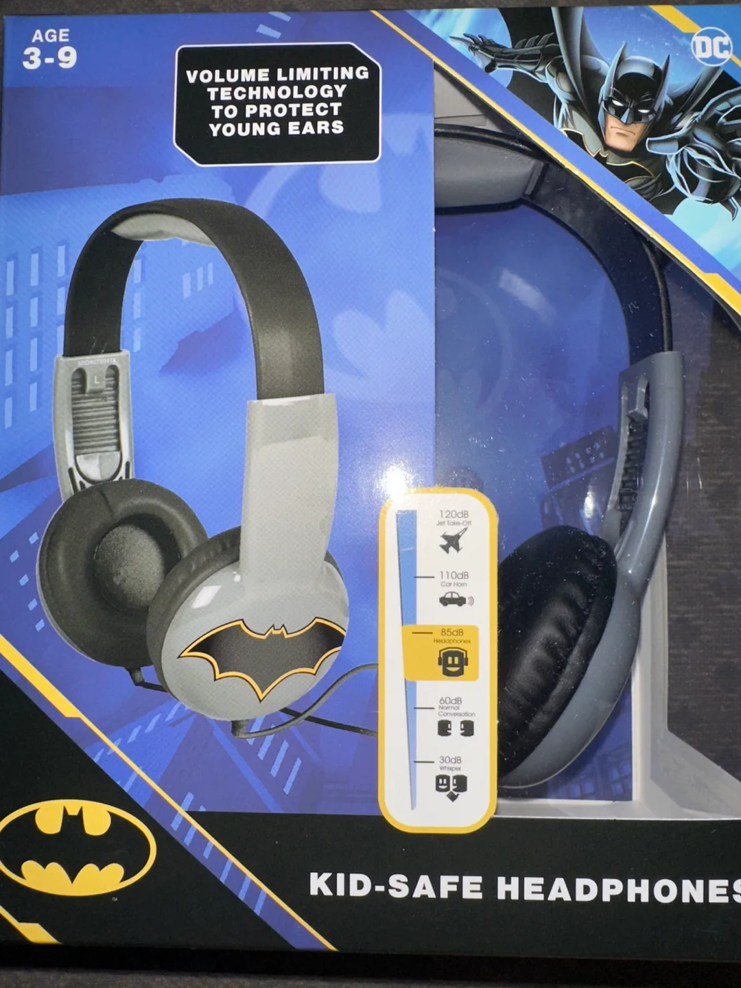 🚨3 left New Batman Kid-Safe Headphones Age 3-9 thumbnail